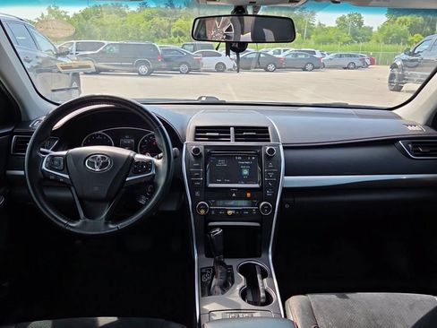 Used 2017 Toyota Camry XSE w/ Moonroof Package FWD image 7