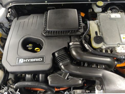 Used 2020 Ford Fusion SE image 30