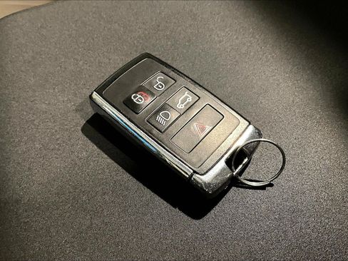 Used 2020 Land Rover Discovery Landmark AWD/4WD image 36