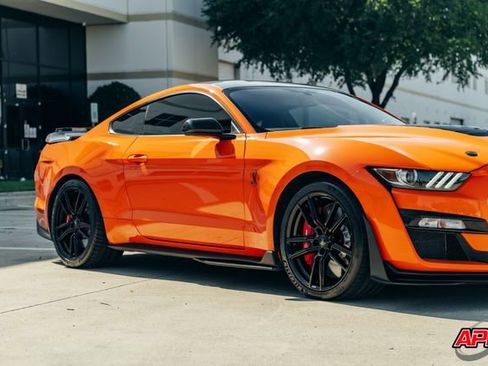 Used 2020 Ford Mustang Shelby GT500 w/ Technology Package RWD image 55
