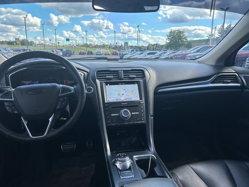 Used 2017 Ford Fusion Titanium AWD/4WD image 10