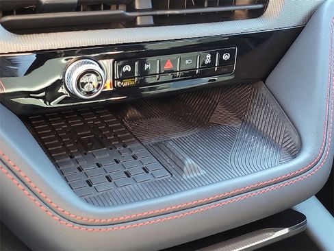 Used 2025 Ford Explorer ST image 26