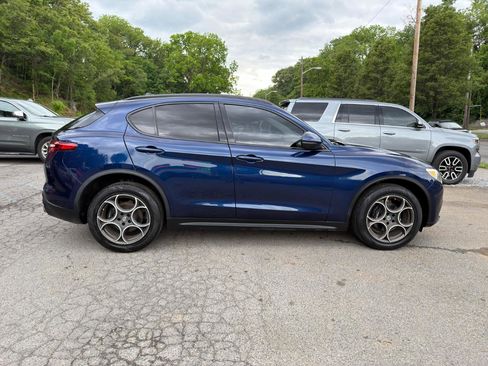 Used 2018 Alfa Romeo Stelvio Sport w/ Quick Order Package 22J Sport AWD/4WD image 4