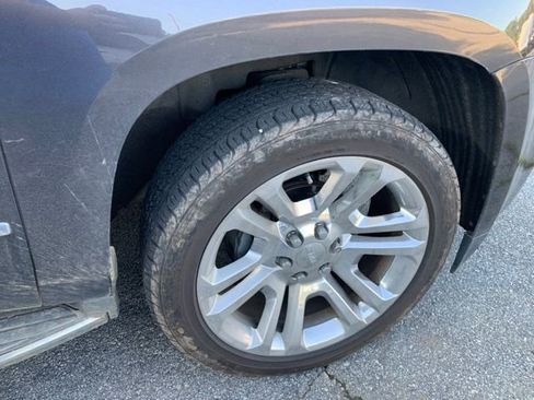 Used 2018 GMC Yukon SLT w/ Premium Edition AWD/4WD image 9