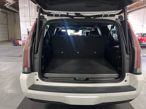 Used 2020 Cadillac Escalade ESV Platinum AWD/4WD image 26