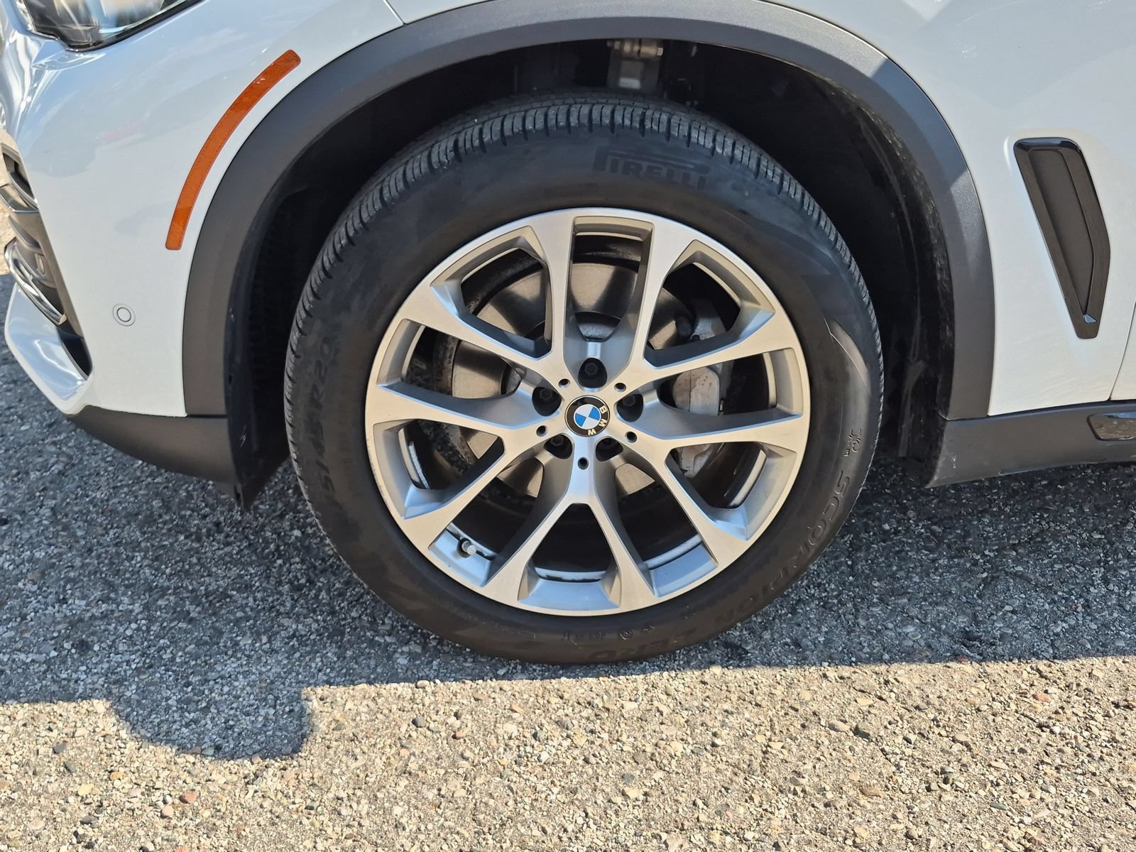Used 2023 BMW X5 xDrive40i AWD/4WD image 14