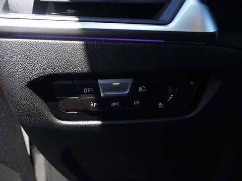 Used 2022 BMW 330i xDrive Sedan w/ Premium Package 2 image 40