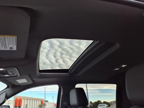 Used 2025 GMC Sierra 2500 SLT w/ SLT Convenience Package image 26