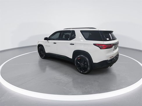 Used 2023 Chevrolet Traverse Premier image 6