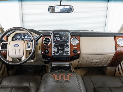 Used 2015 Ford F250 King Ranch w/ FX4 Off-Road Package AWD/4WD image 43