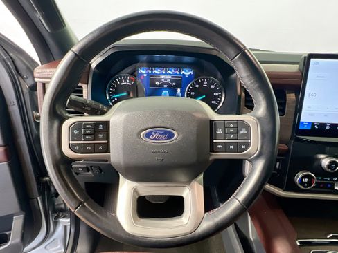 Used 2023 Ford Expedition Limited image 17