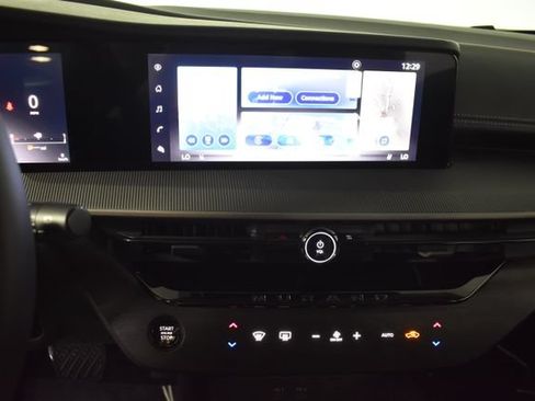 Certified 2025 Nissan Murano SV AWD/4WD image 19