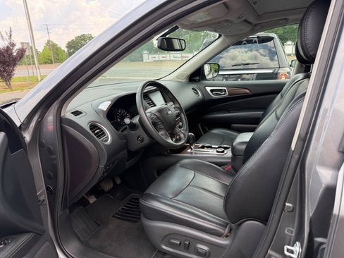 Used 2017 Nissan Pathfinder Platinum w/ Cargo Package AWD/4WD image 7
