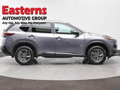 Used 2023 Nissan Rogue S AWD/4WD image 4