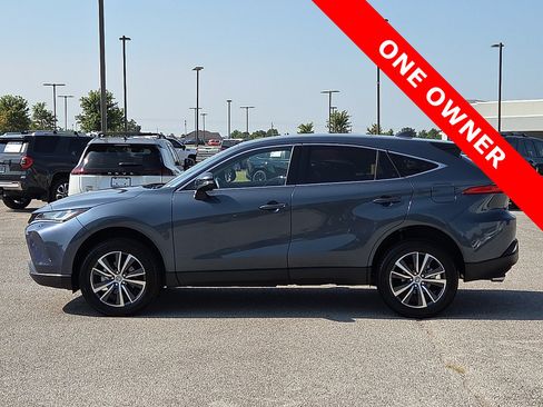 Used 2024 Toyota Venza LE AWD/4WD image 3