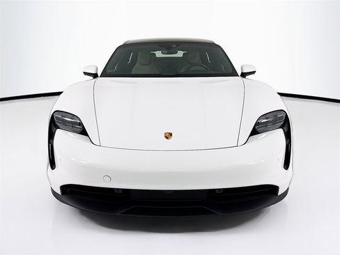 Used 2022 Porsche Taycan image 6