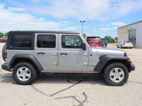 Used 2021 Jeep Wrangler Unlimited Sport AWD/4WD image 4