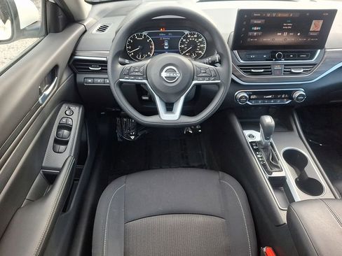 Used 2025 Nissan Altima 2.5 SV w/ SV Special Edition Package image 11