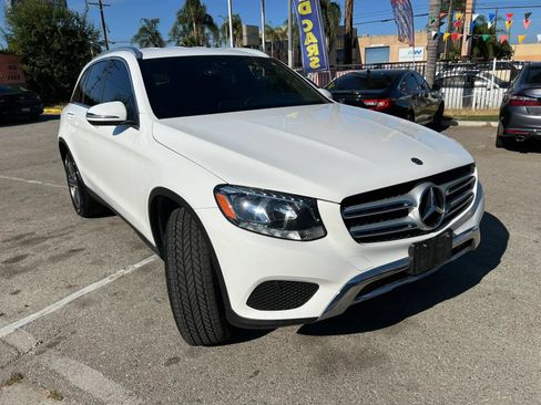 Used 2019 Mercedes-Benz GLC 300 w/ Premium Package image 3