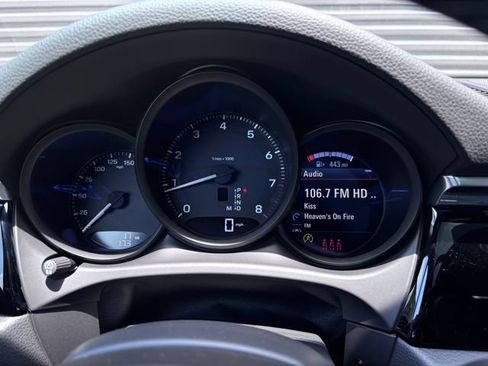 Certified 2026 Porsche Macan AWD/4WD image 15
