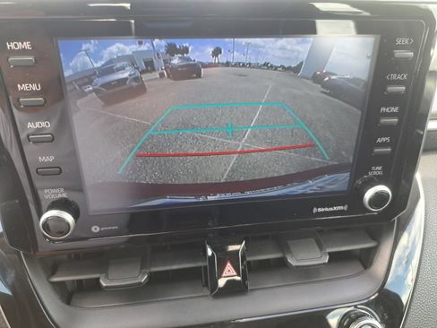 Used 2022 Toyota Corolla LE FWD image 11