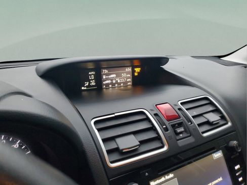 Used 2017 Subaru Forester 2.5i Premium image 20