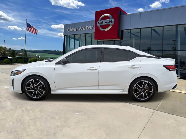 Used 2025 Nissan Sentra SR w/ SR Premium Package FWD image 7