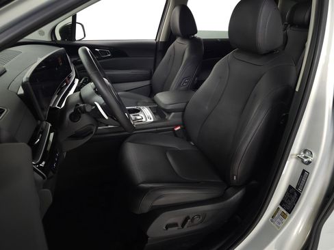 Used 2025 Kia Carnival SX Prestige image 17