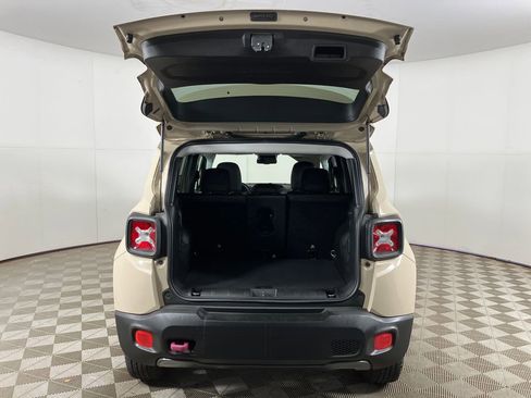 Used 2017 Jeep Renegade Trailhawk image 25