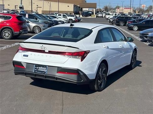 Certified 2025 Hyundai Elantra Sport FWD image 5