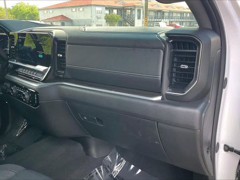 Used 2025 Chevrolet Silverado 2500 LT w/ Convenience Package image 18