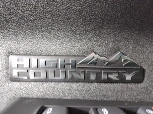 Used 2024 Chevrolet Silverado 1500 High Country w/ High Country Premium Package image 10