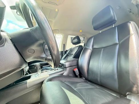Used 2017 Nissan Pathfinder SL AWD/4WD image 9