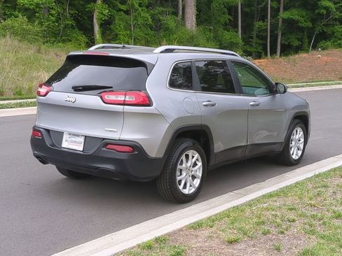 Used 2014 Jeep Cherokee Latitude FWD image 13