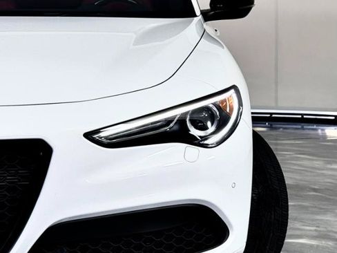 Used 2023 Alfa Romeo Stelvio Veloce AWD/4WD image 6