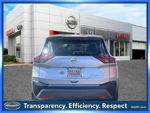 Certified 2021 Nissan Rogue SV image 7