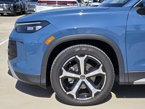 New 2026 Volkswagen Tiguan SE FWD image 6