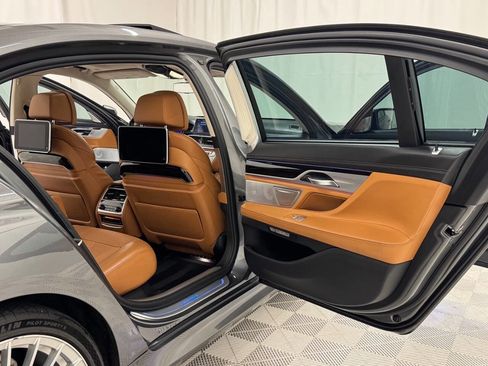 Used 2017 BMW ALPINA B7 xDrive image 47