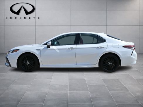 Used 2021 Toyota Camry XSE FWD image 4