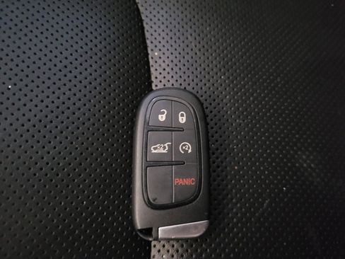 Used 2020 Jeep Cherokee Limited AWD/4WD image 32