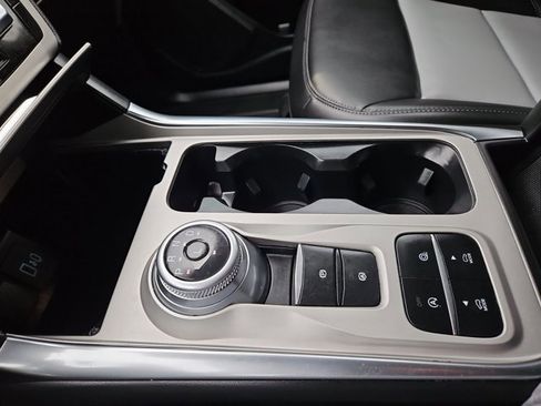 Used 2023 Ford Explorer XLT w/ Equipment Group 202A image 12