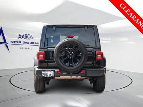 Used 2025 Jeep Wrangler Unlimited Sahara AWD/4WD image 3