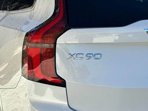 New 2026 Volvo XC90 T8 Plus image 7