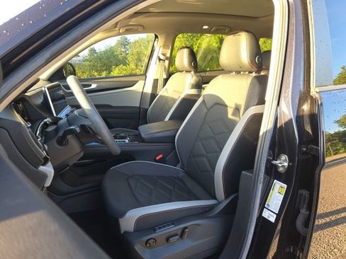 Used 2024 Volkswagen Atlas Peak Edition SEL AWD/4WD image 17