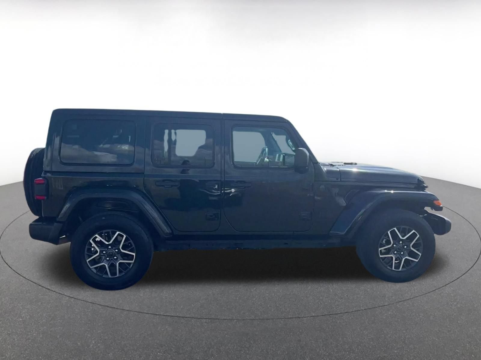Used 2025 Jeep Wrangler Unlimited Sahara AWD/4WD image 14
