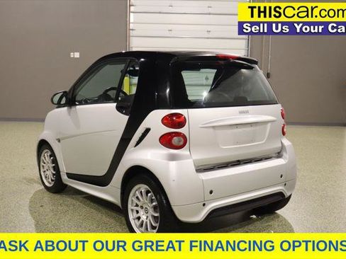 Used 2014 smart fortwo passion RWD image 5
