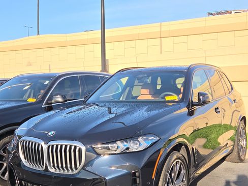Used 2025 BMW X5 sDrive40i w/ Executive Package RWD image 3