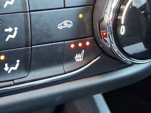 Used 2023 Chevrolet TrailBlazer RS image 28