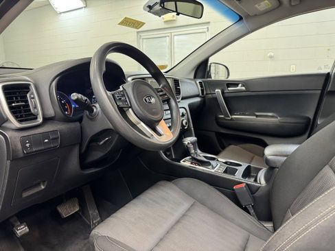 Used 2021 Kia Sportage LX image 12