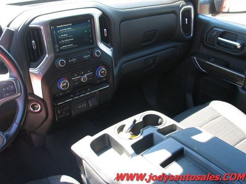 Used 2022 Chevrolet Silverado 2500 LT w/ Convenience Package AWD/4WD image 7